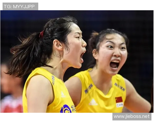 中国队与香港队精彩对决直播全程回顾与分析，球迷不容错过的赛事盛宴